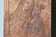 Líc matrice s motivem ochranitelky Panny Marie s Ježíškem